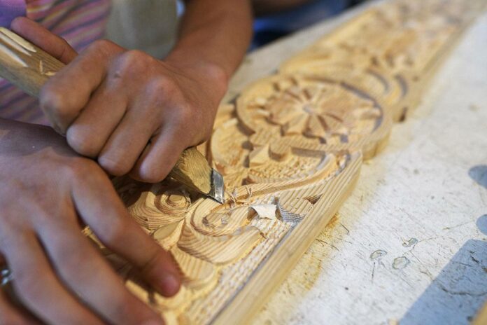 Восстановление древних шедевров деревообработки - специфика реставрации деревянных изделий и архитектурных элементов